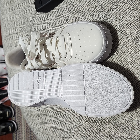 Puma Gold and White - Picture 3 of 6